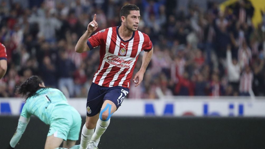 Ormeño celebra uno de sus goles