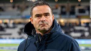 Overmars fue destituido del Ajax