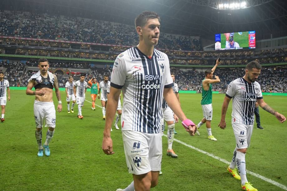 César Montes dejaría a Rayados en los próximos días