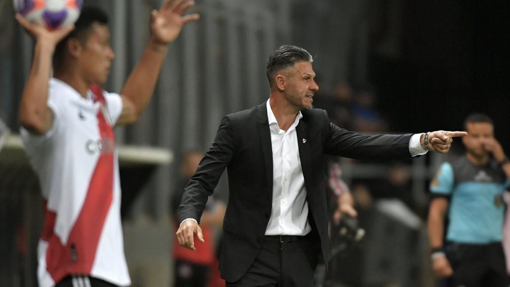 Martín Demichelis debutando como entrenador de River