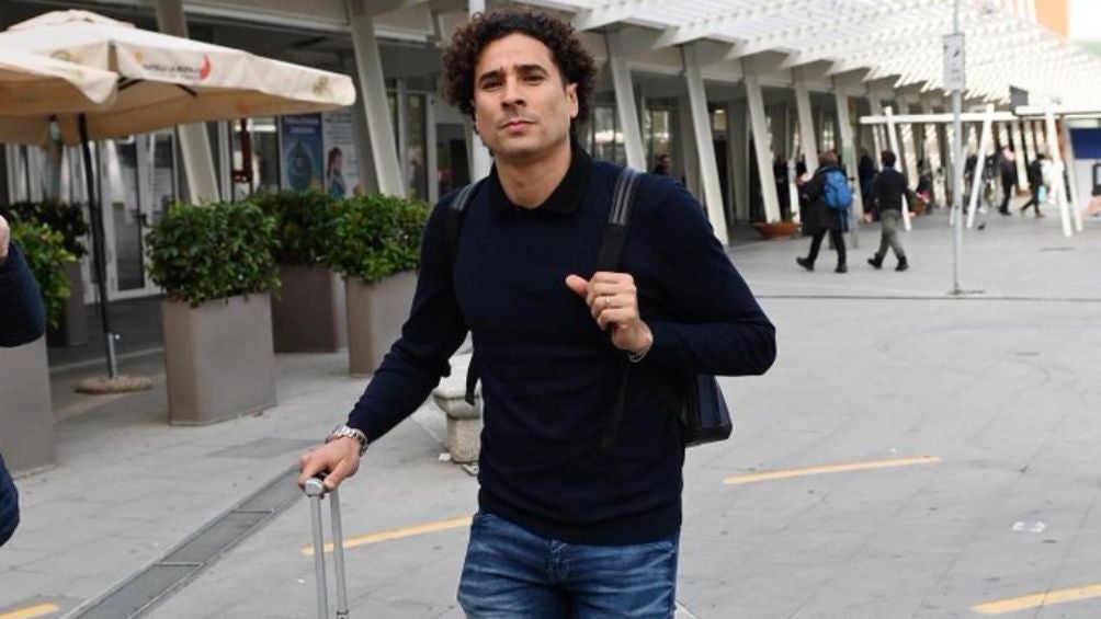 Memo Ochoa ya tiene su número en el cuadro italiano