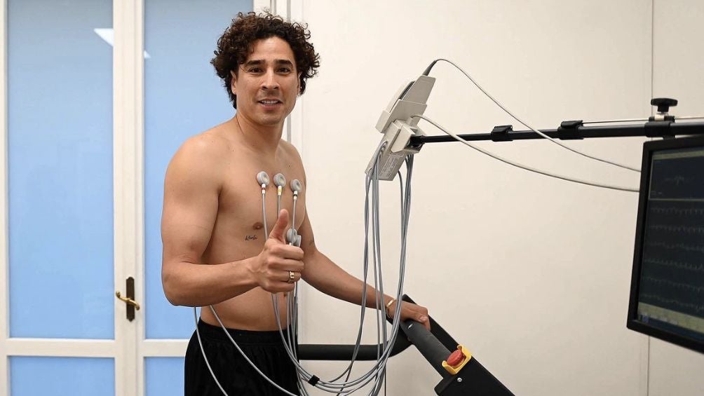 Ochoa haciendo pruebas medicas