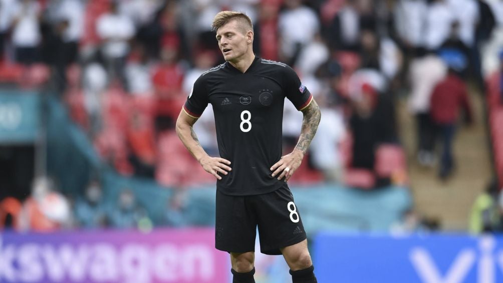 Kroos con la última playera que vistió de la Selección Alemana