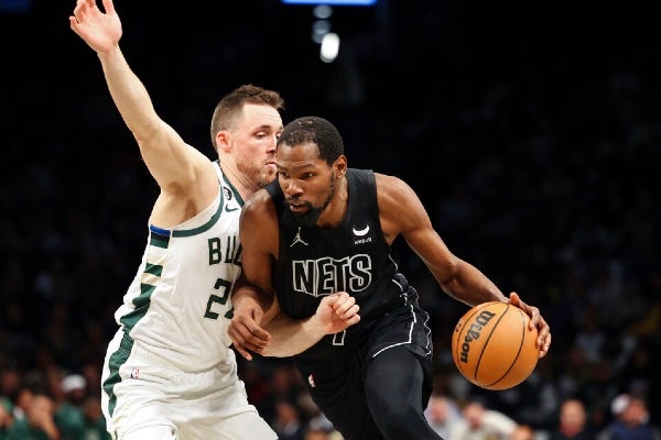 Los Nets superaron a los Bucks