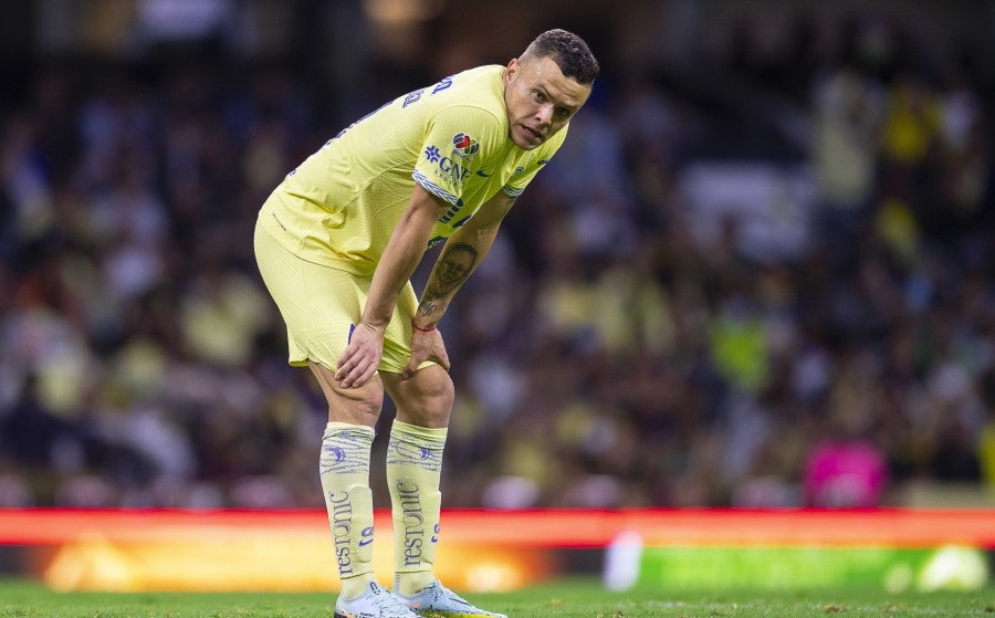 Jonathan Rodríguez en juego con América