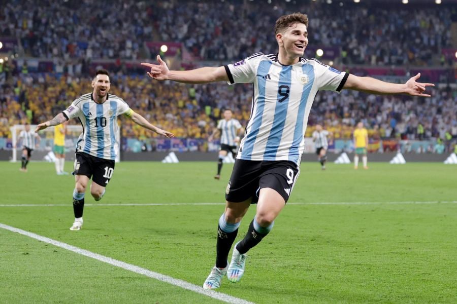 Julián Álvarez festejando su gol en el Mundial