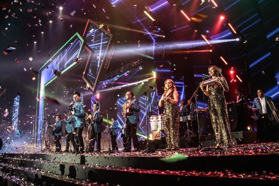 LosÁngeles Azules terminando su concierto en el Auditorio Nacional