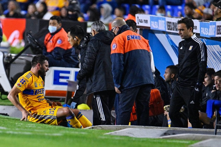 Gignac tras recibir balonazo