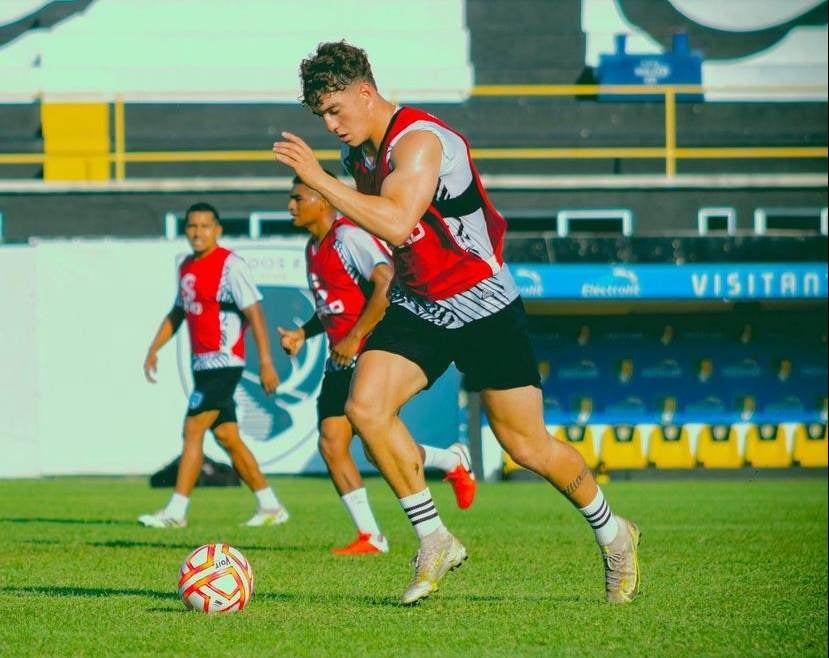 Santiago Román con Venados FC