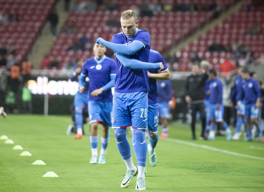 Carlos Rotondi calentando previo alpartido contra Chivas