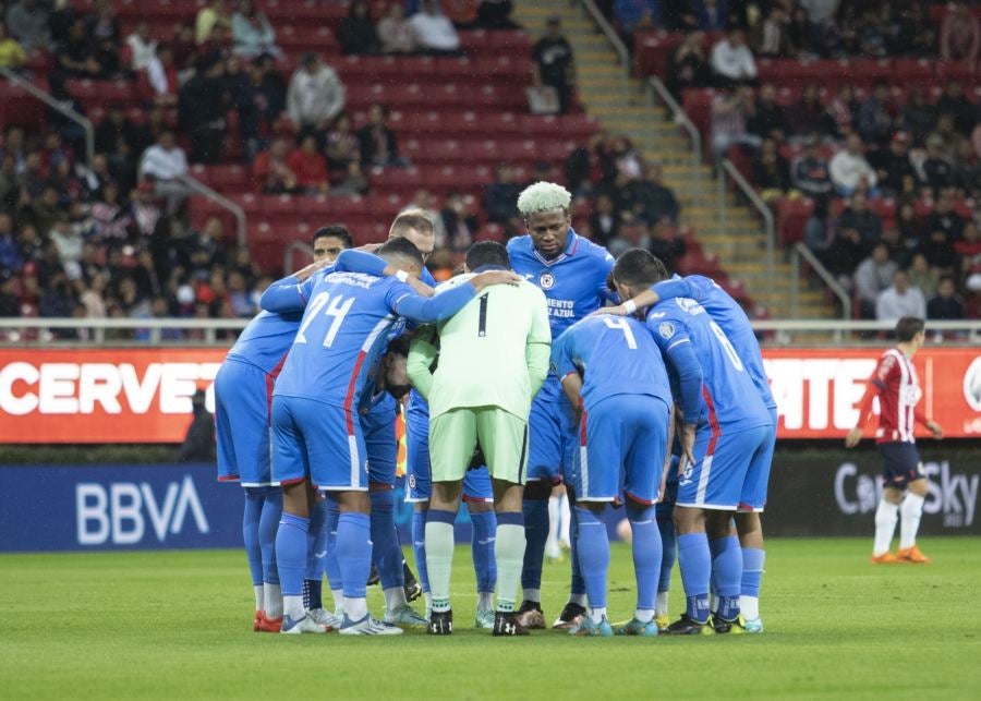 Jugadores de Cruz Azul antes de enfrentar a Chivas en la Final de la Copa por México