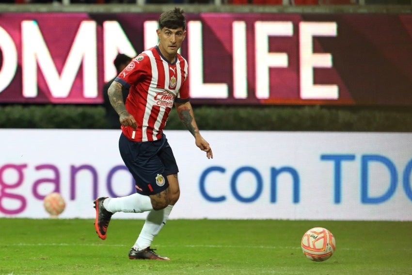 Pocho Guzmán en su debut con Chivas