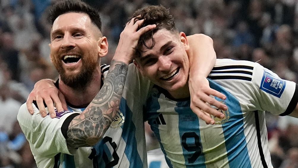 Messi y Julián Álvarez