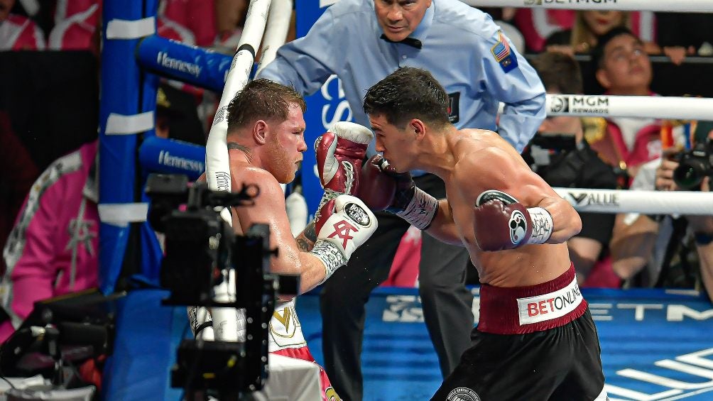 Canelo Álvarez no pudo con Dimitry Bivol