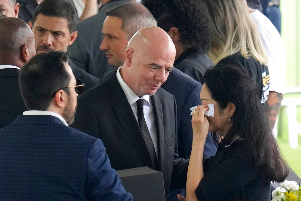 Gianni Infantino presente en el velorio de Pelé