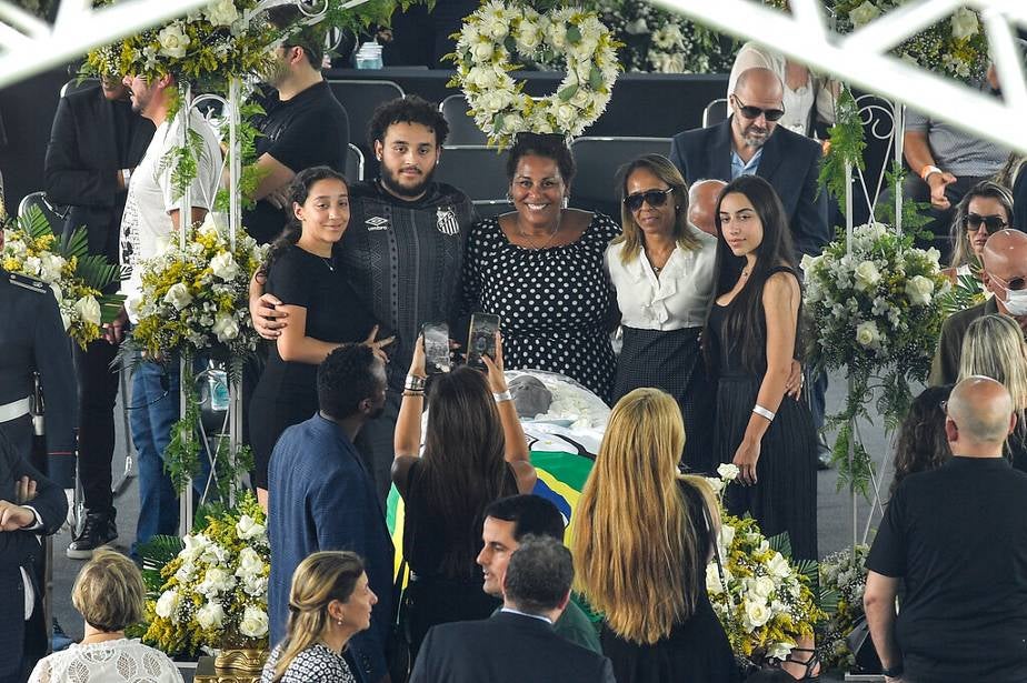 La familia de Pelé fue a despedir a su amado