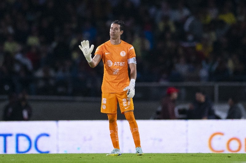 Óscar Jiménez con el América