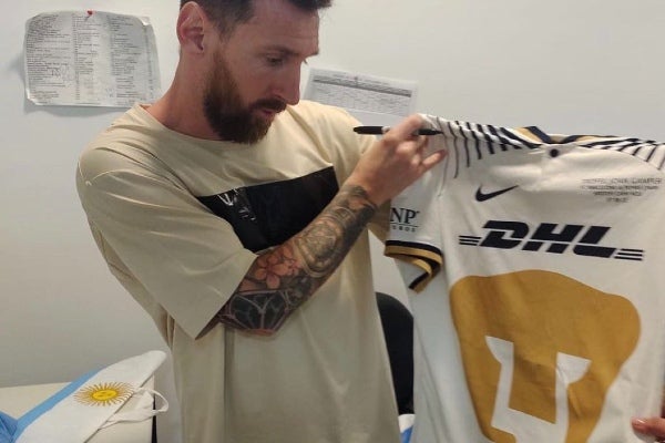 Messi con la piel de Pumas