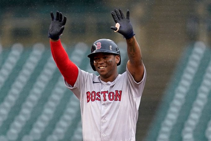 Rafael Devers se queda en Boston