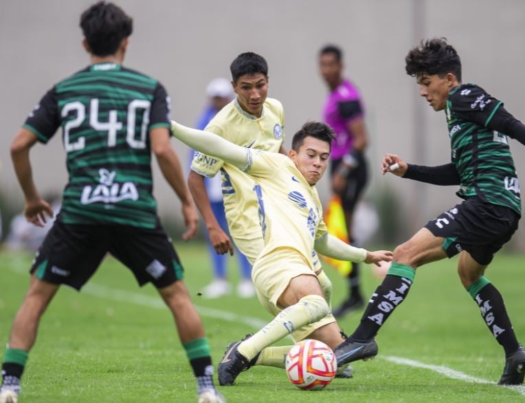 Acciones entre América y Santos en la Sub 18