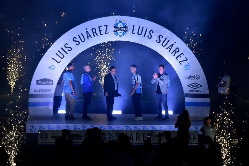 Luis Suárez en su presentación con Gremio