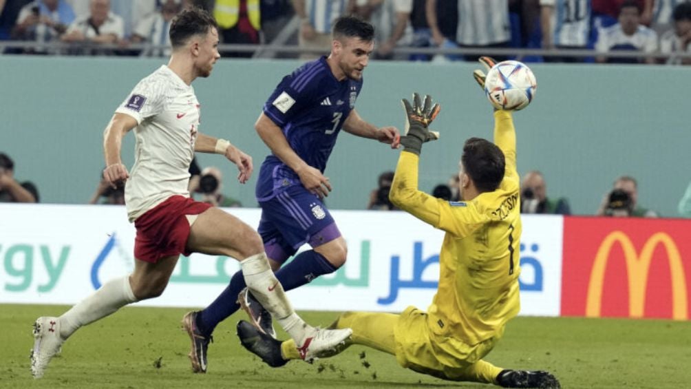 Nico Tagliafico en el duelo ante Polonia