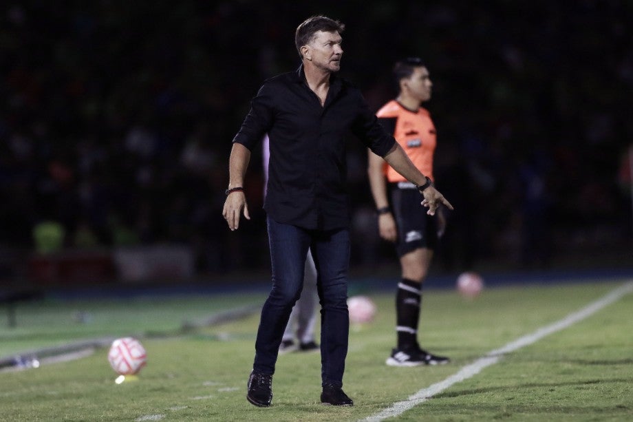 Hernán Cristante dirigiendo a Juárez FC