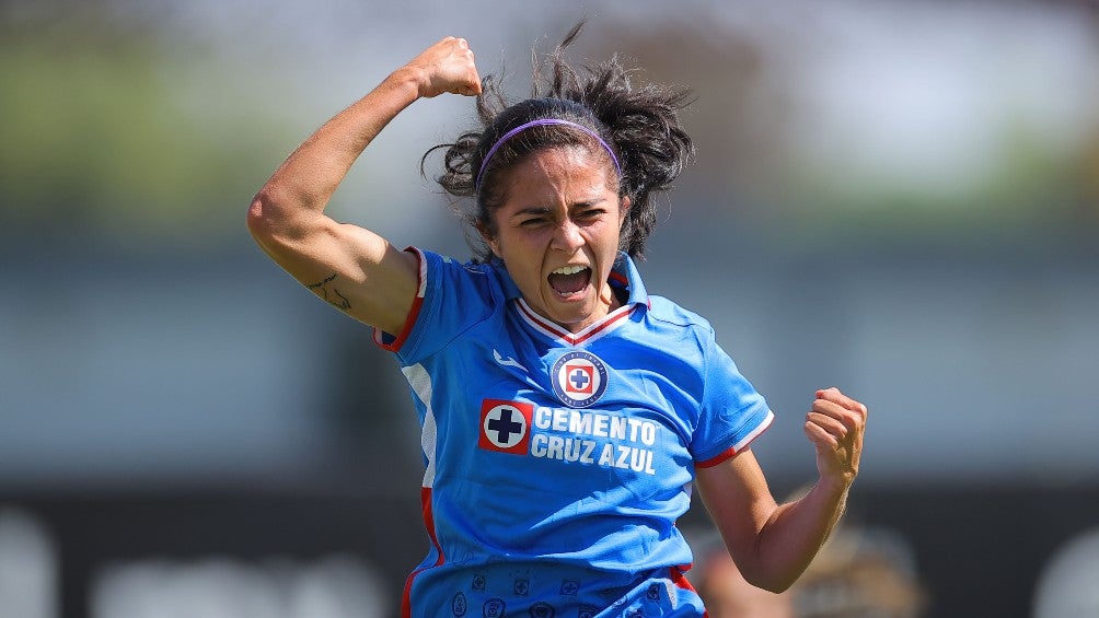 Cruz Azul Femenil festeja el gol del empate