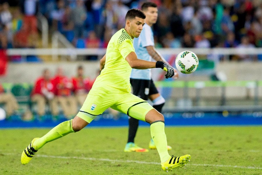 Rulli con la playera del Villarreal 