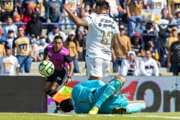 La jugada del penalti a favor de Pumas