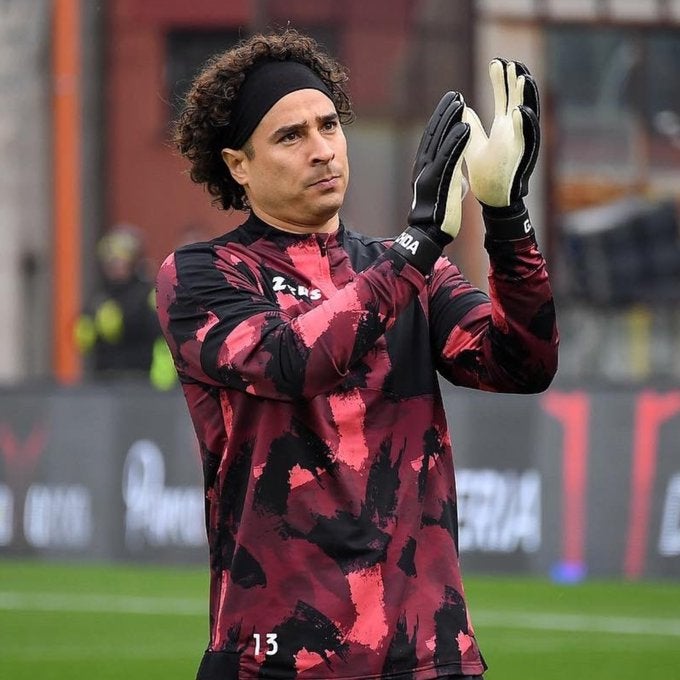 Memo Ochoa agradeciendo a la afición