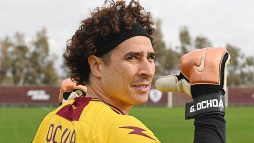 Memo Ochoa con el Salernitana