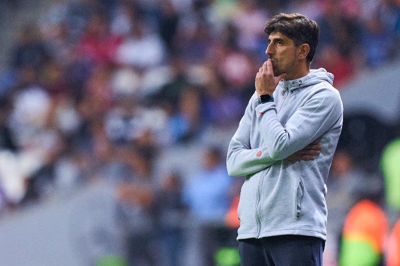 Veljko Paunovic dirigiendo en la J1 del Clausura 2023