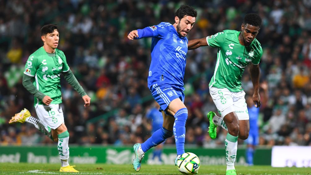 Juan Pablo Vigón en el encuentro ante Santos