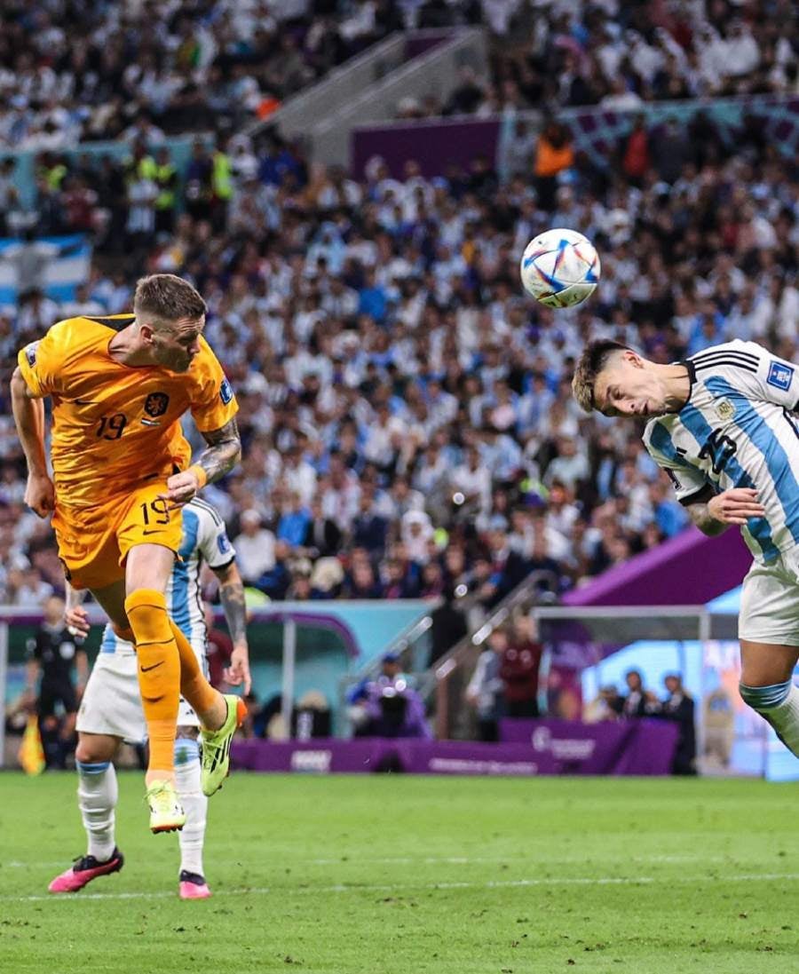 Wout Weghorst en el partido entre Países Bajos contra Argentina