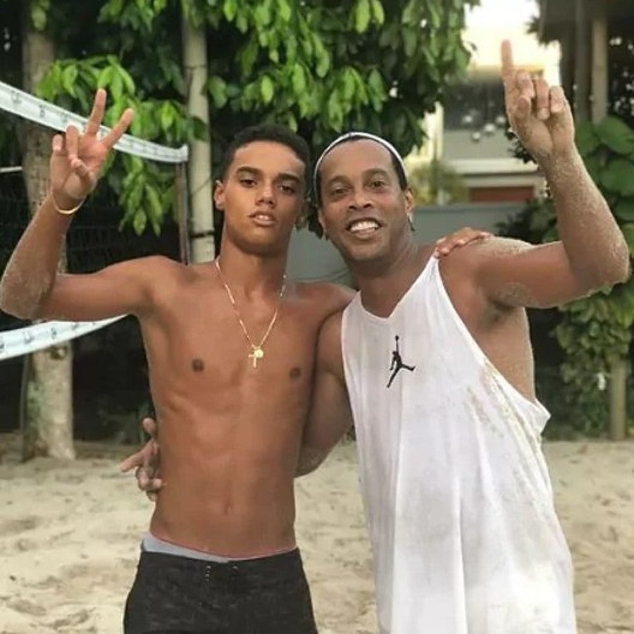 Joao Mendes y Ronaldinho de vacaciones 