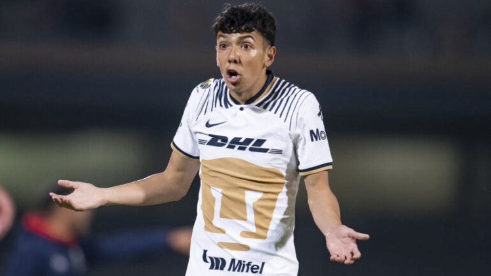 Ruvalcaba durante un encuentro con Pumas