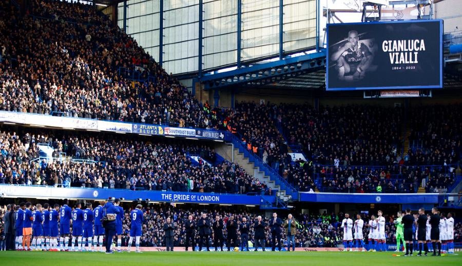 Homenaje a Gianluca Vialli en Stmaford Bridge