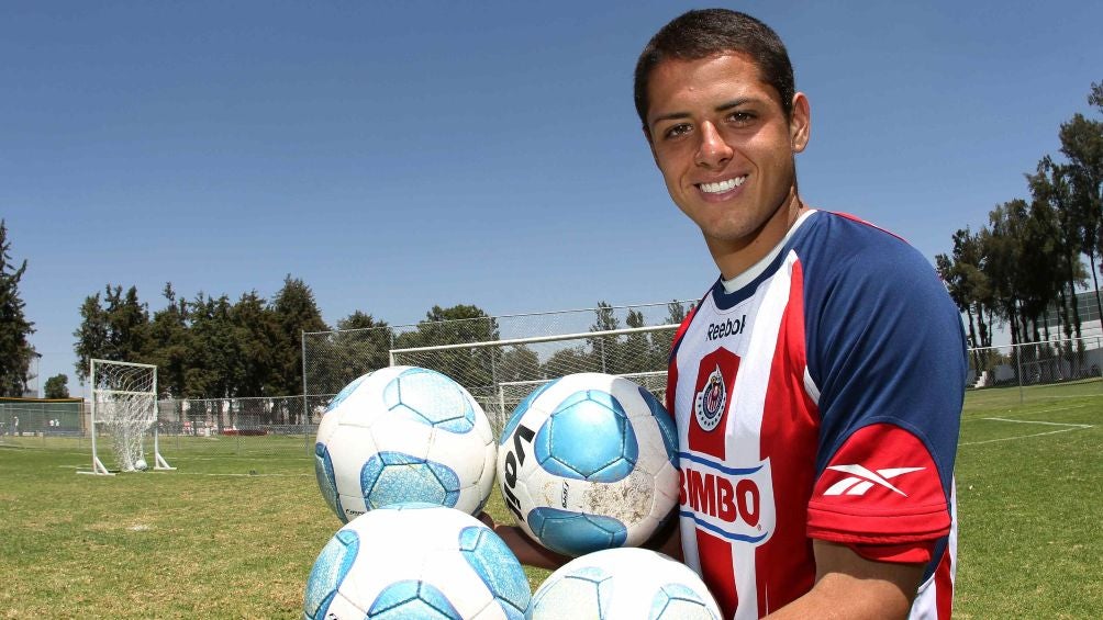 Chicharito, durante su época con las Chivas Rayadas