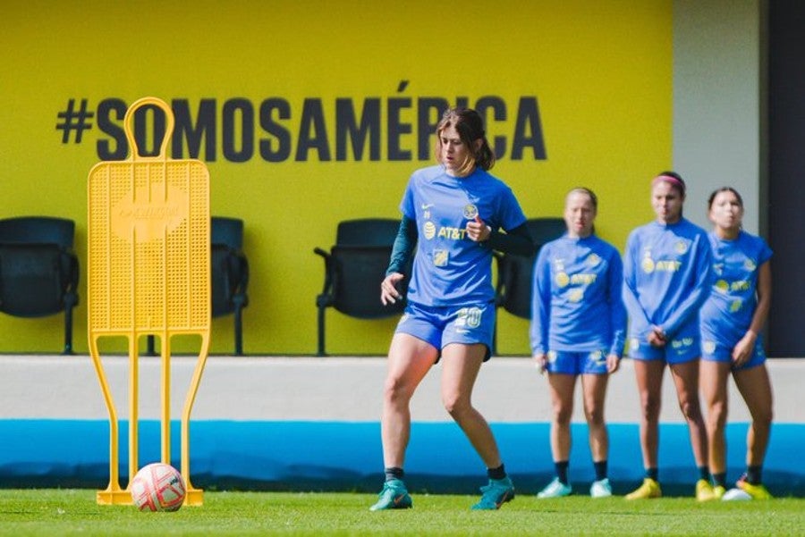 El equipo azulcrema femenil entrenando en Coapa