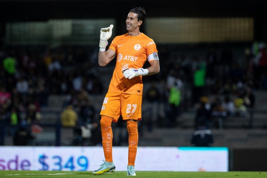 Óscar Jiménez durante un partido con América