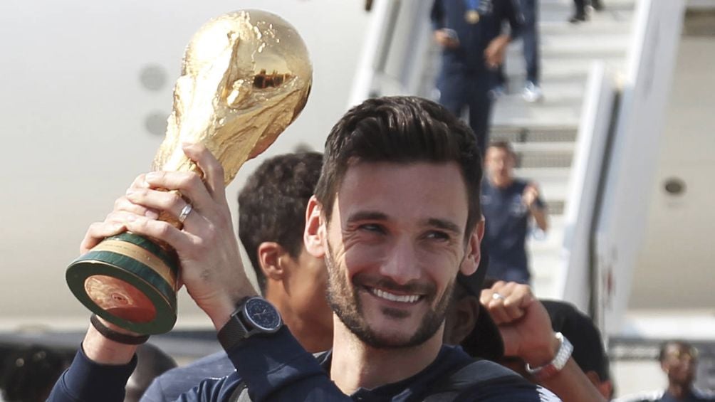 Lloris levantando la Copa del Mundo en Rusia 2018