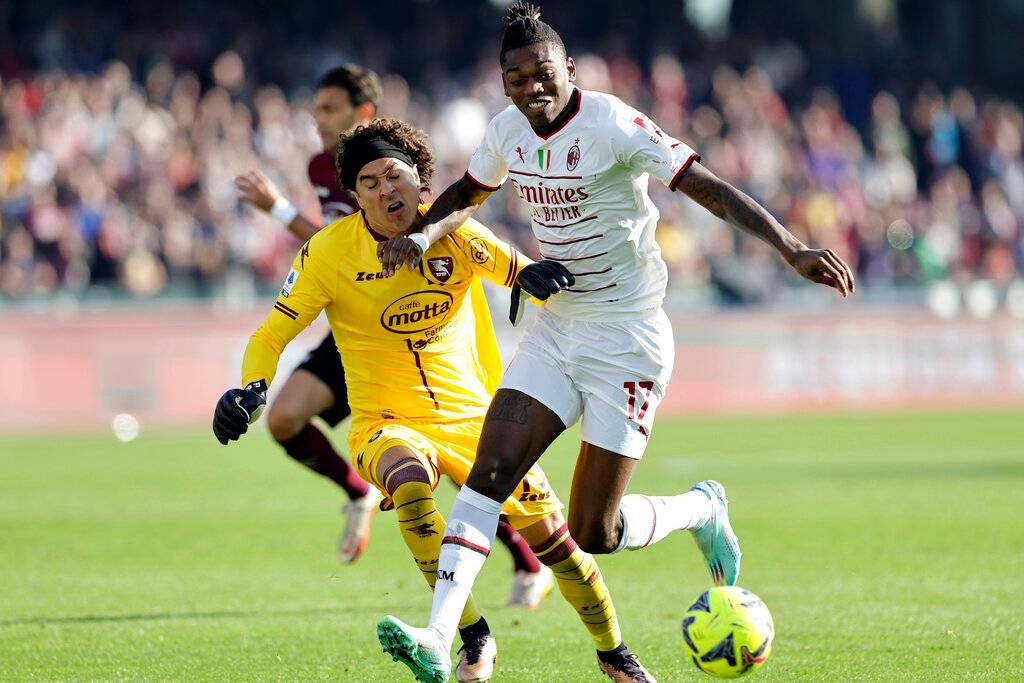 Guillermo Ochoa en partido con el Salernitana 