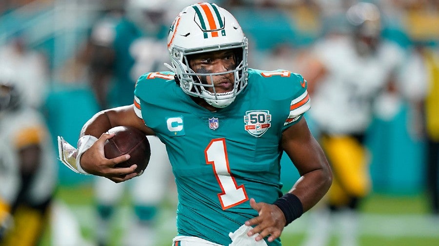 NFL: En los Miami Dolphins ven un buen futuro para Tua Tagovailoa