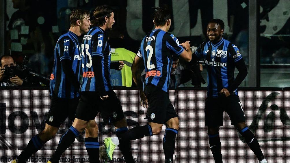 Atalanta celebra uno de sus ocho goles al Salernitana