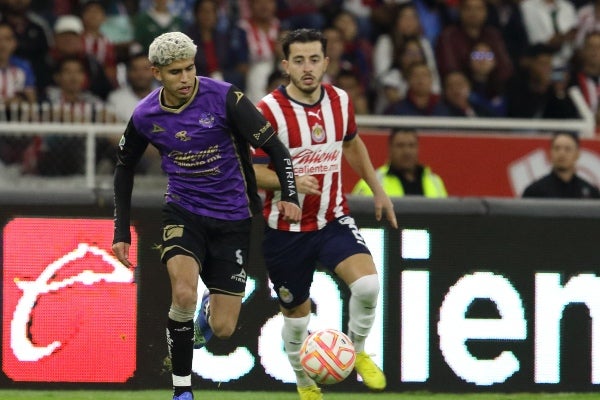 Carlos Vargas en partido con Mazatlán