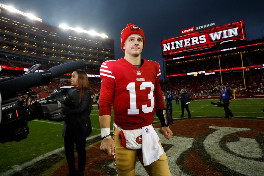 Brock Purdy con los 49ers en partido 