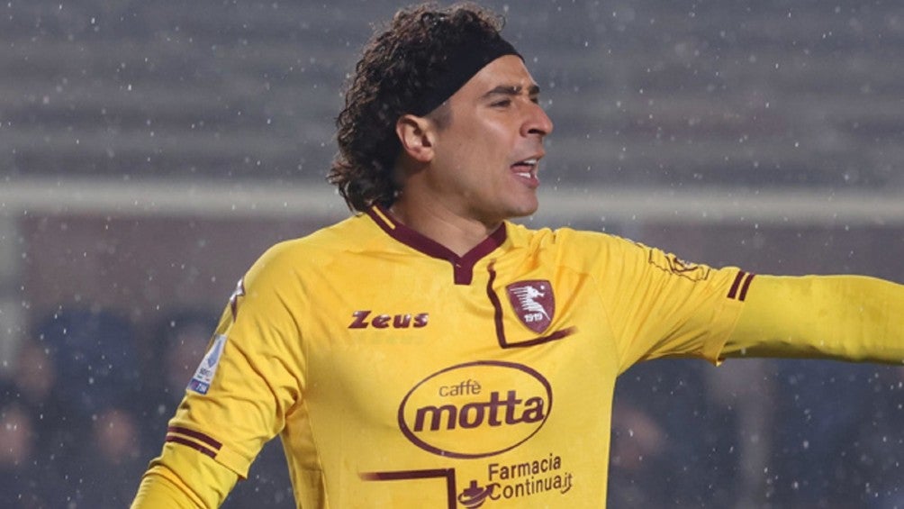 Guillermo Ochoa recibe elogios del presidente de Salernitana: "Gran fichaje, fortalece al equipo"