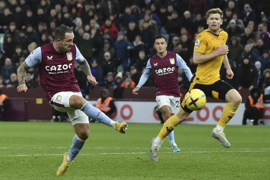 Leandro Trossard jugando en la Premiere League