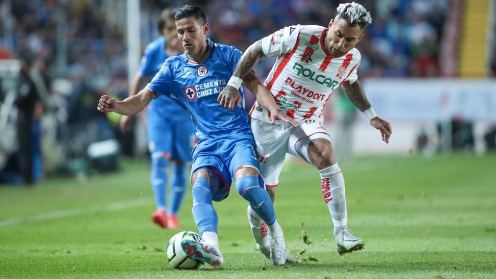 Uriel Antuna no consiguió marcar ante Necaxa